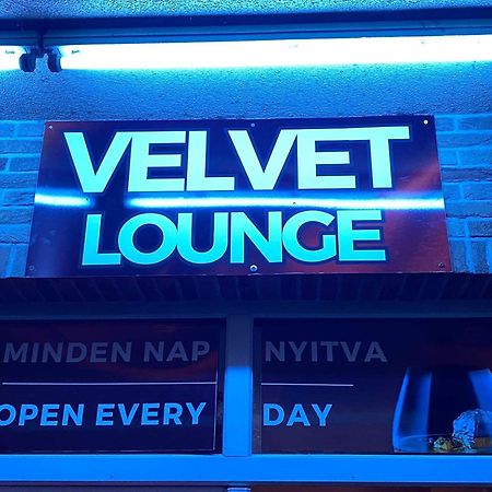 Velvet Motel Hegyeshalom Kültér fotó