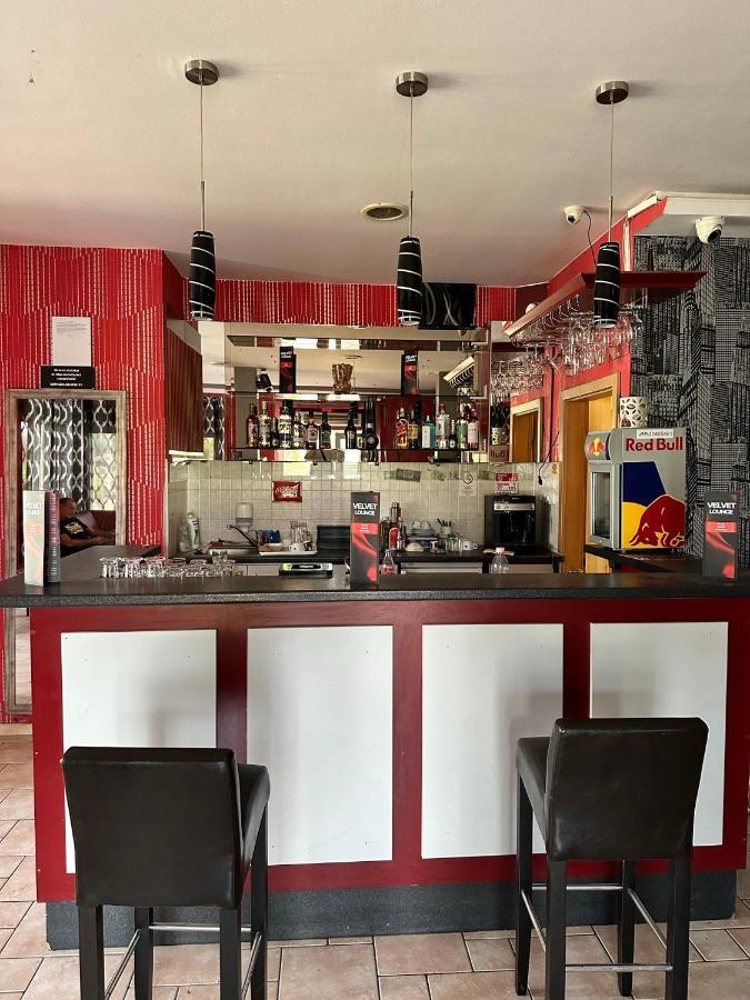 Velvet Motel Hegyeshalom Kültér fotó