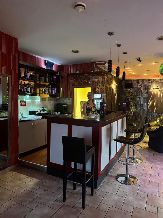 Velvet Motel Hegyeshalom Kültér fotó