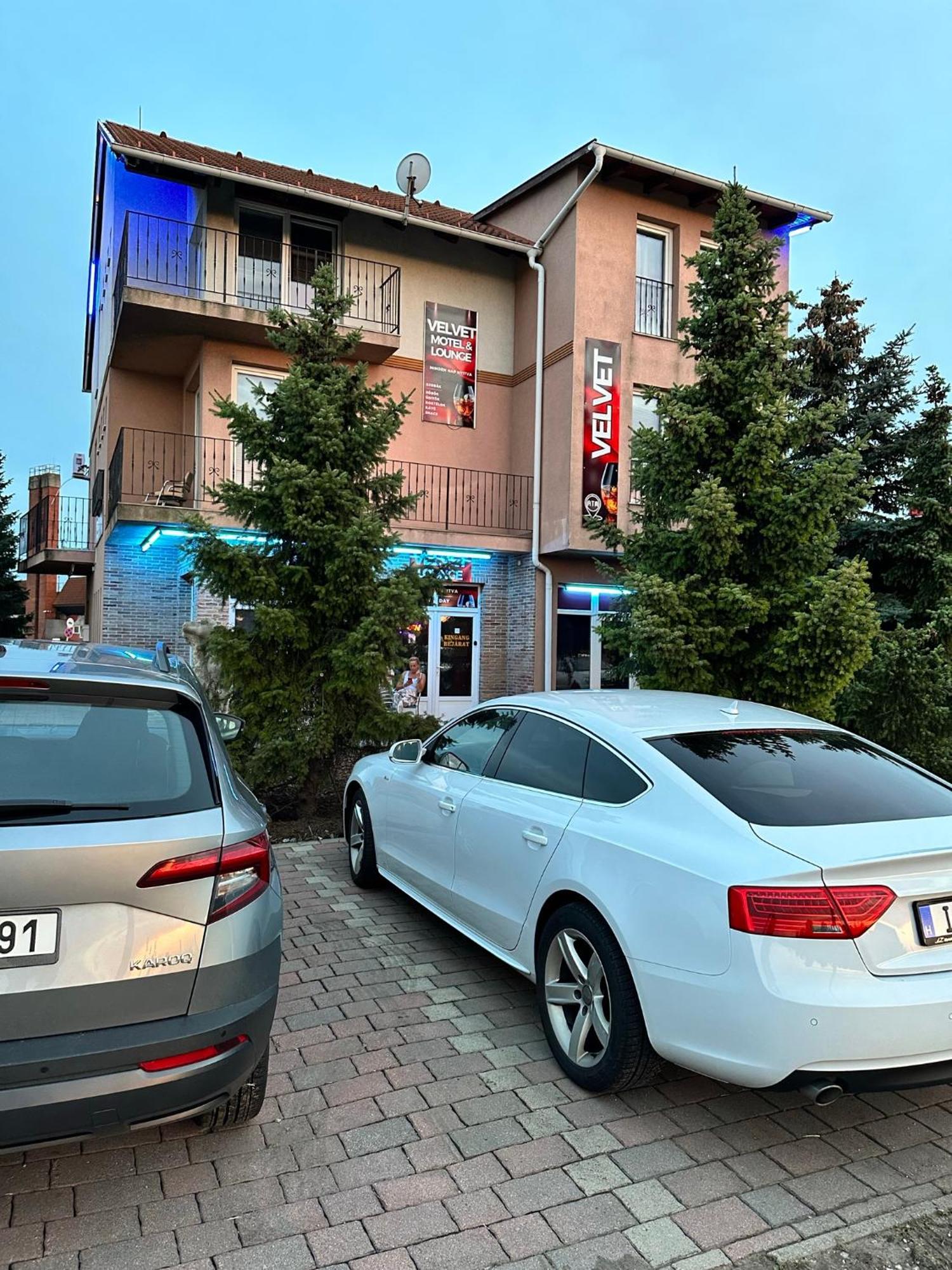 Velvet Motel Hegyeshalom Kültér fotó
