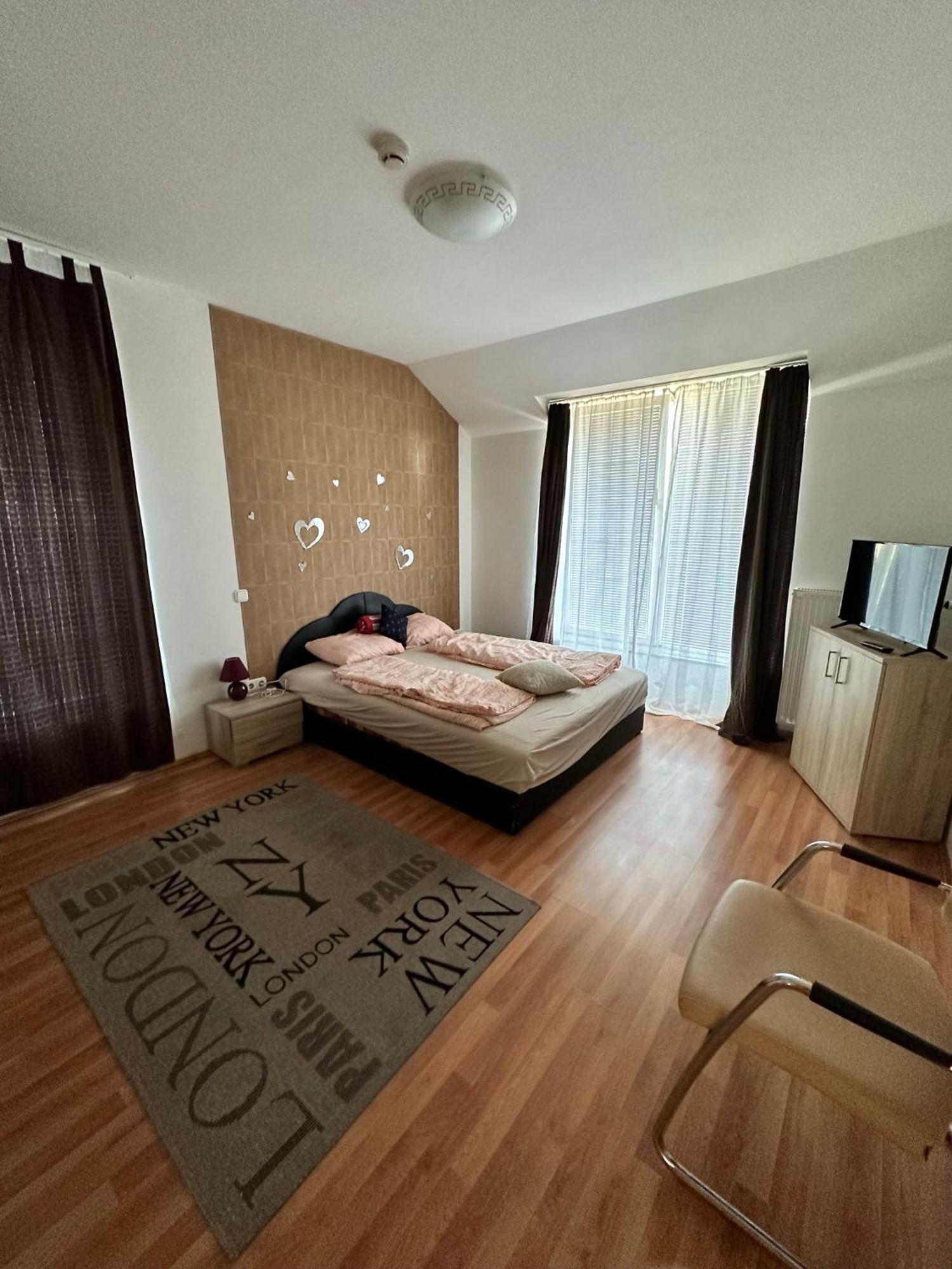 Velvet Motel Hegyeshalom Kültér fotó