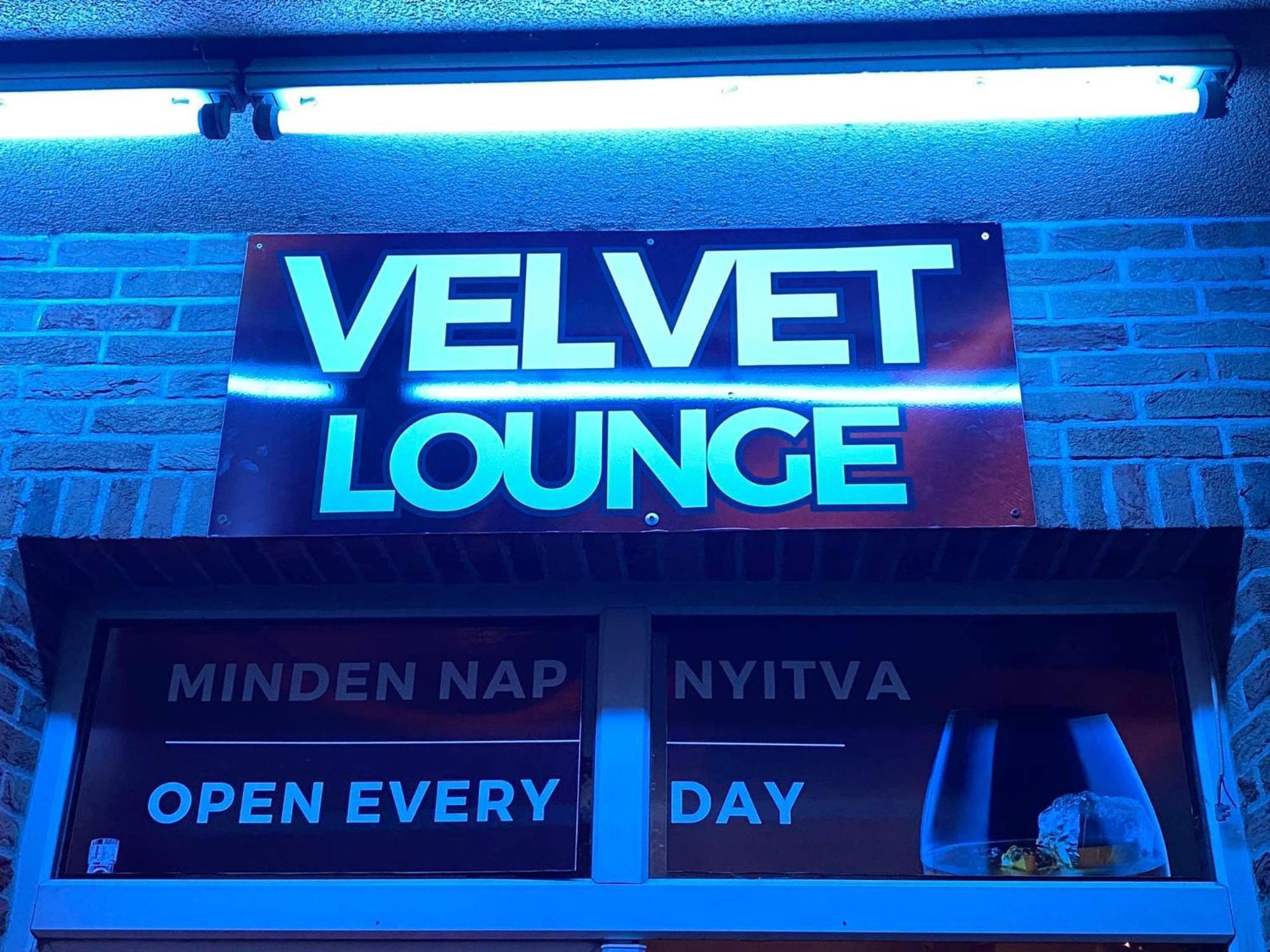 Velvet Motel Hegyeshalom Kültér fotó